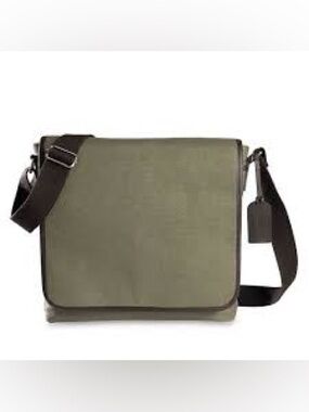 Like New Levenger Metro Messenger Bag Olive Green Canvas with Black Accents